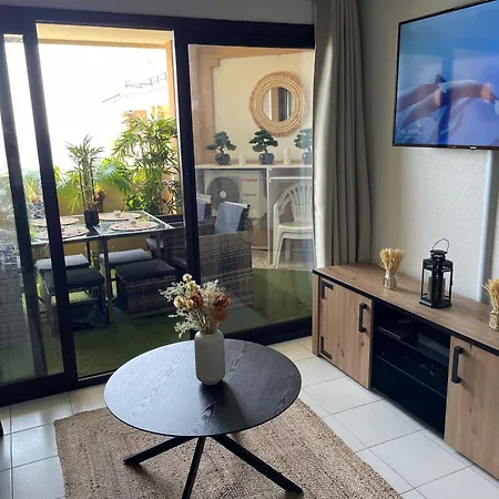 By By By Neptune Apartmán *